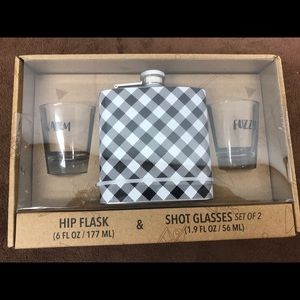 🆕 High spirts shot glass and flask set